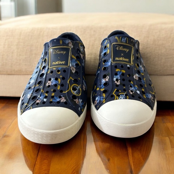 Disney X Native Girls Navy 50th Anniversary Mickey Mouse Slip On Sneakers - Picture 2 of 9
